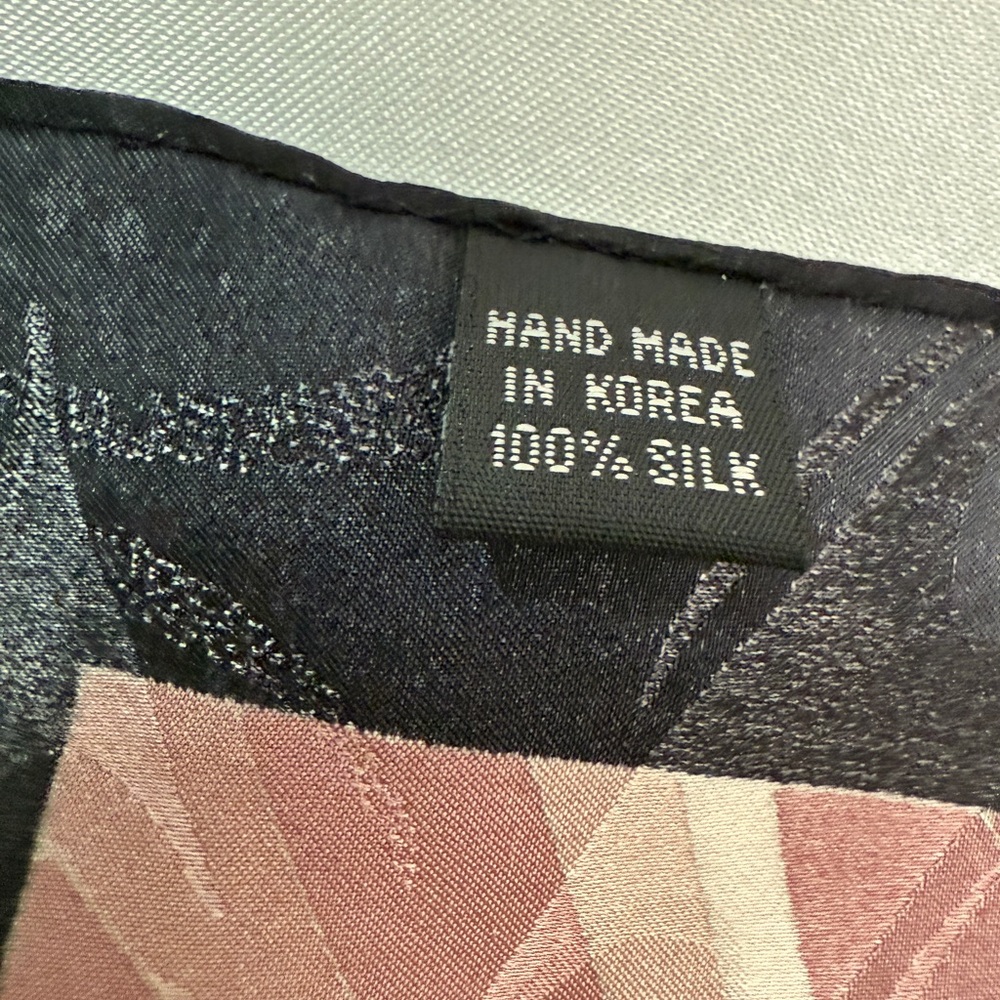 Geometric Pattern Silk Pocket Square - Picture 7 of 9